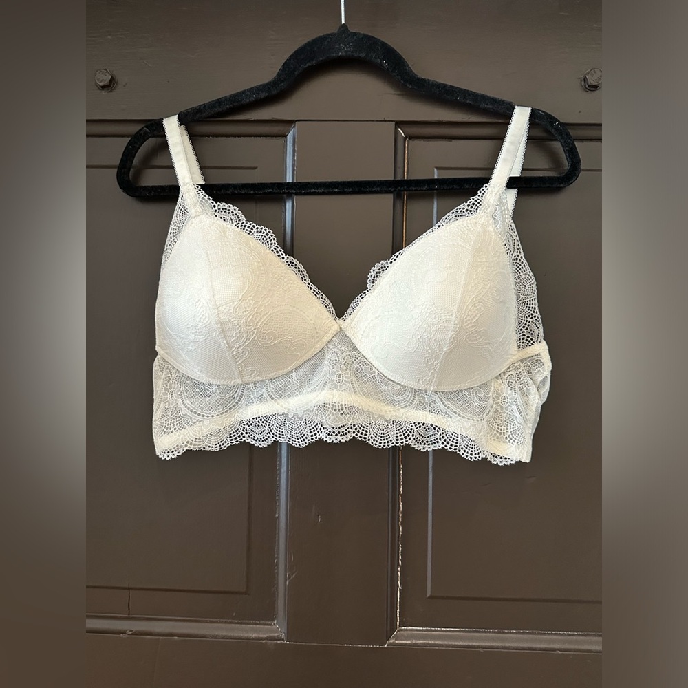 Vanity Fair Flattering Lace Wirefree Bra Luxurious Lace White Size 2XL NWT